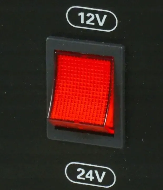 prostownik-samochodowy-do-akumulatorow-12v-24v-30a
