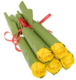 zolta-dekoracyjna-roza-z-mydelka-pomysl-na-dzien-prezent-dzien-kobiet