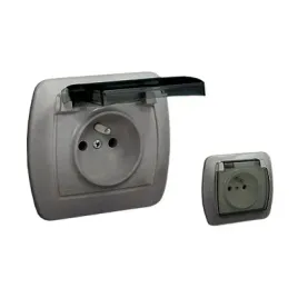 simon-akord-gniazdo-bryzgoszczelne-aluminium-z-klapka-dymna-agz1be-26a