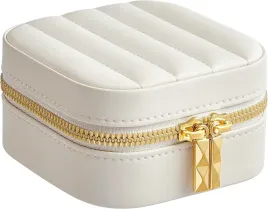 eleganckie-pudelko-na-bizuterie-kolczyki-etui-podrozne-z-zamkiem-biale