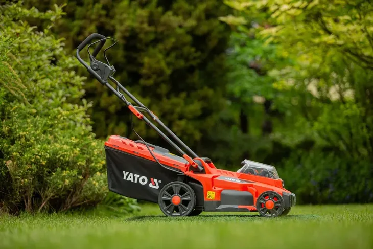 kosiarka-2x18v-43cm-napiecie-akumulatora-18-v