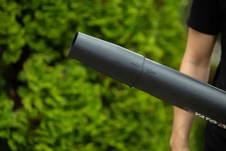 dmuchawa-2x18v-bez-aku-predkosc-przeplywu-powietrza-200-km-h