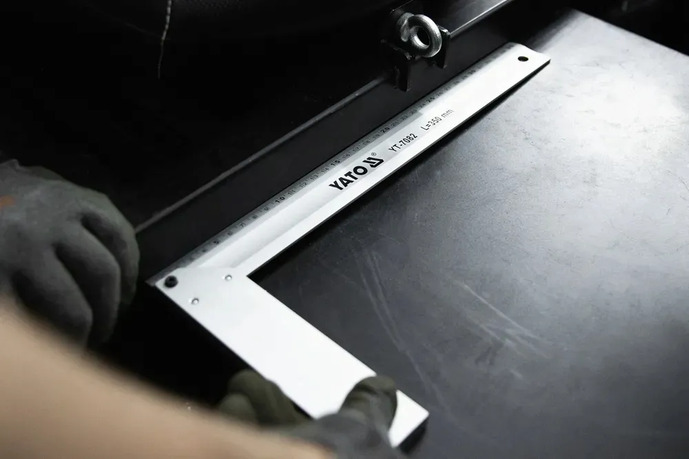 katownik-aluminiowy-yato-yt-7082-350-mm-pomiarowy-ze-stopka-trwaly-stan-nowy