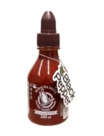 sriracha-z-czarnym-pieprzem-flying-goose-200-ml