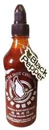 sos-sriracha-z-czarnym-pieprzem-black-pepper-flying-goose-455-ml