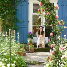 pergola-ogrodowa-luk-metalowa-lukowa-podpora-na-roze-kwiaty-pnacza-240cm