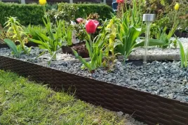 39-m-obrzeze-trawnikowe-opaska-ogrodowa-palisada-plotek-ogrodowy-brazowy