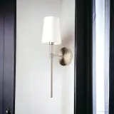 kinkiet-chrom-mat-hotelowy-z-abazurem-hampton-kolor-bialy-srebrny