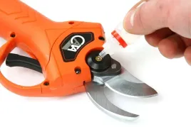 sekator-akumulatorowy-kowadelkowy-nozyce-ogrodowe-elektryczne-2x-bateria