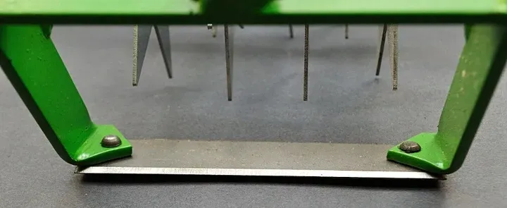 opielacz-spulchniacz-ogrodowy-z-podcinaczem