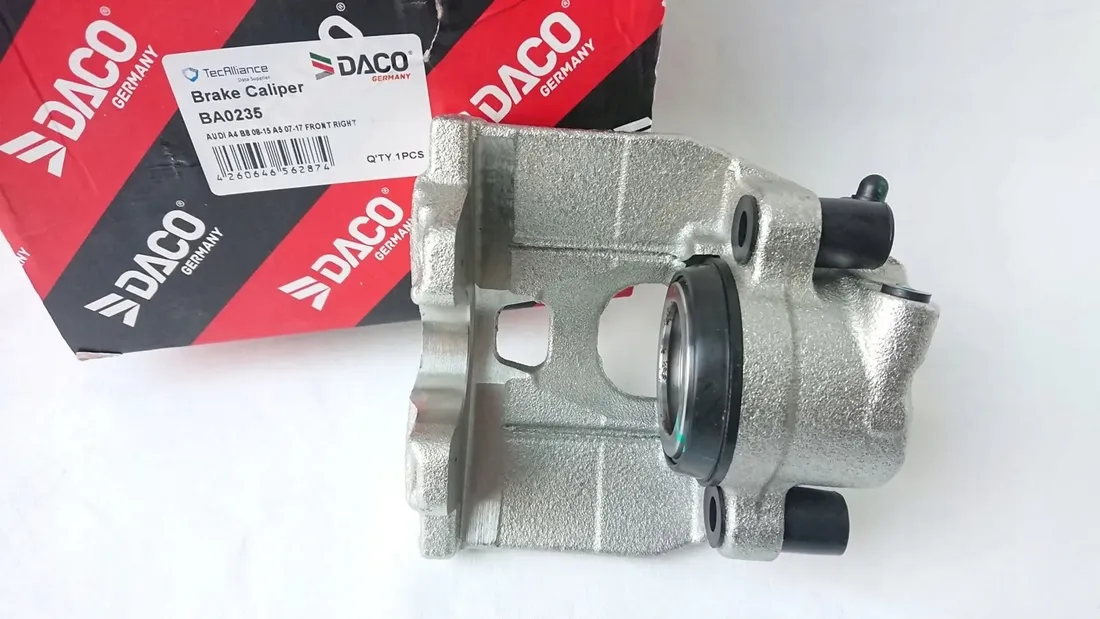 zacisk-hamulca-daco-prawy-przod-audi-a4-b8