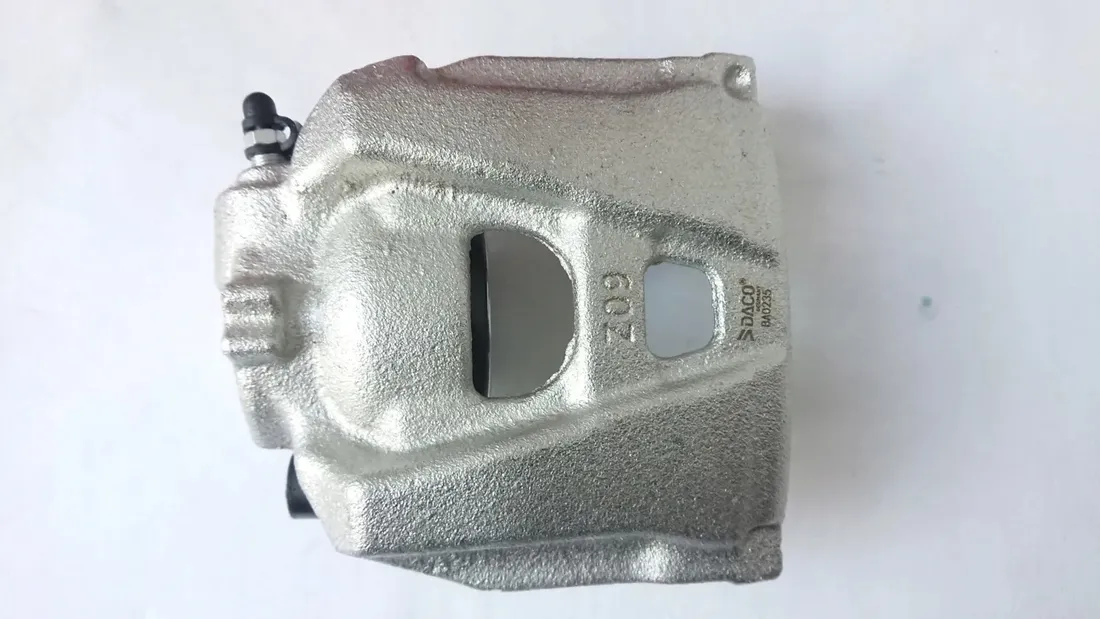 zacisk-hamulca-daco-prawy-przod-audi-a4-b8
