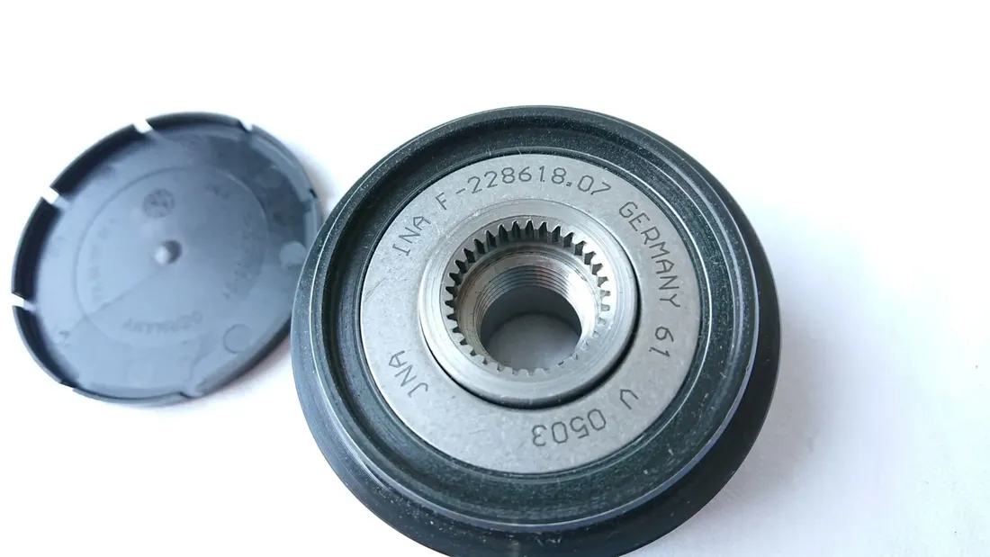kolo-pasowe-alternatora-vw-passat-b5-2-3-stan-nowy
