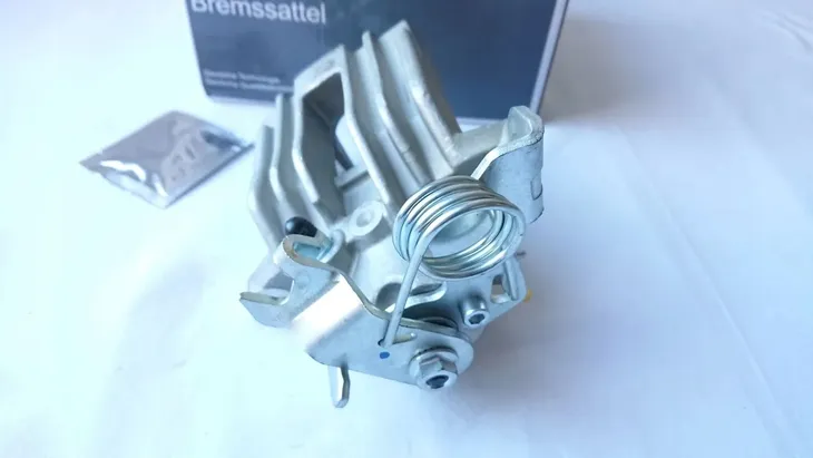 zacisk-hamulca-prawy-tyl-vw-passat-b5-4motion-producent-czesci-esen-skv