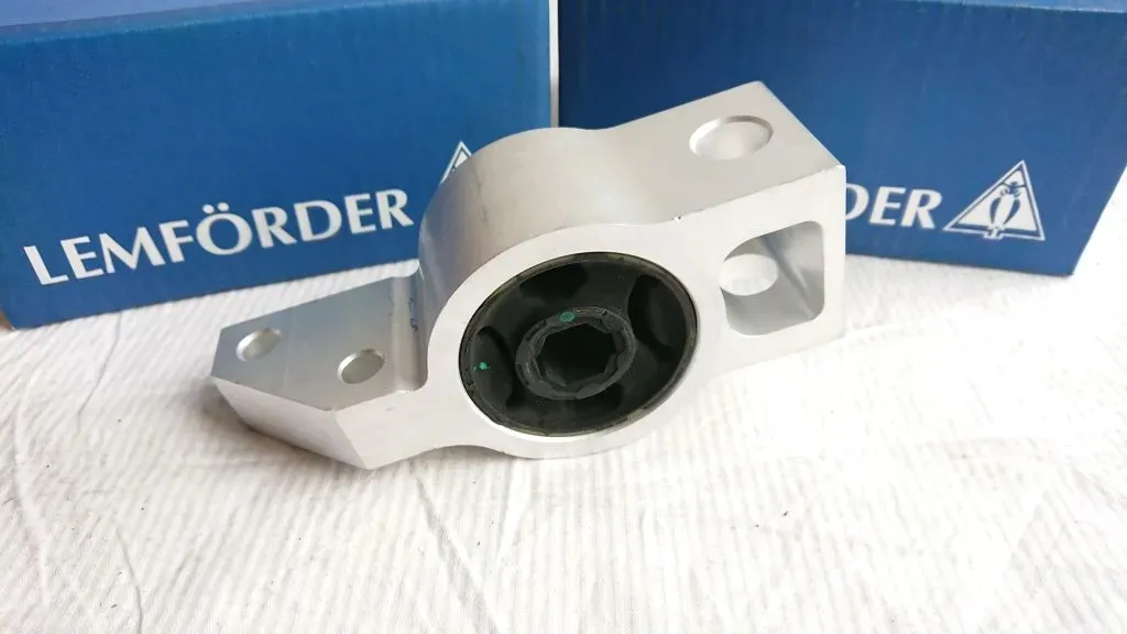 tuleja-wahacza-prawa-vw-golf-v-vi-plus-scirocco