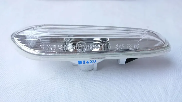kierunkowskaz-boczny-lewy-bmw-3-e90-e91-e92-e93-numer-katalogowy-oryginalu-bmw-63136932998