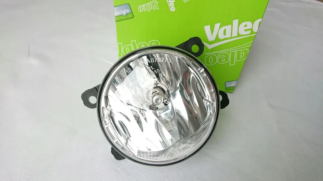 nowy-halogen-valeo-044847-dacia-duster-logan