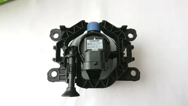 nowy-halogen-valeo-044847-dacia-duster-logan-strona-zabudowy-lewe-prawe