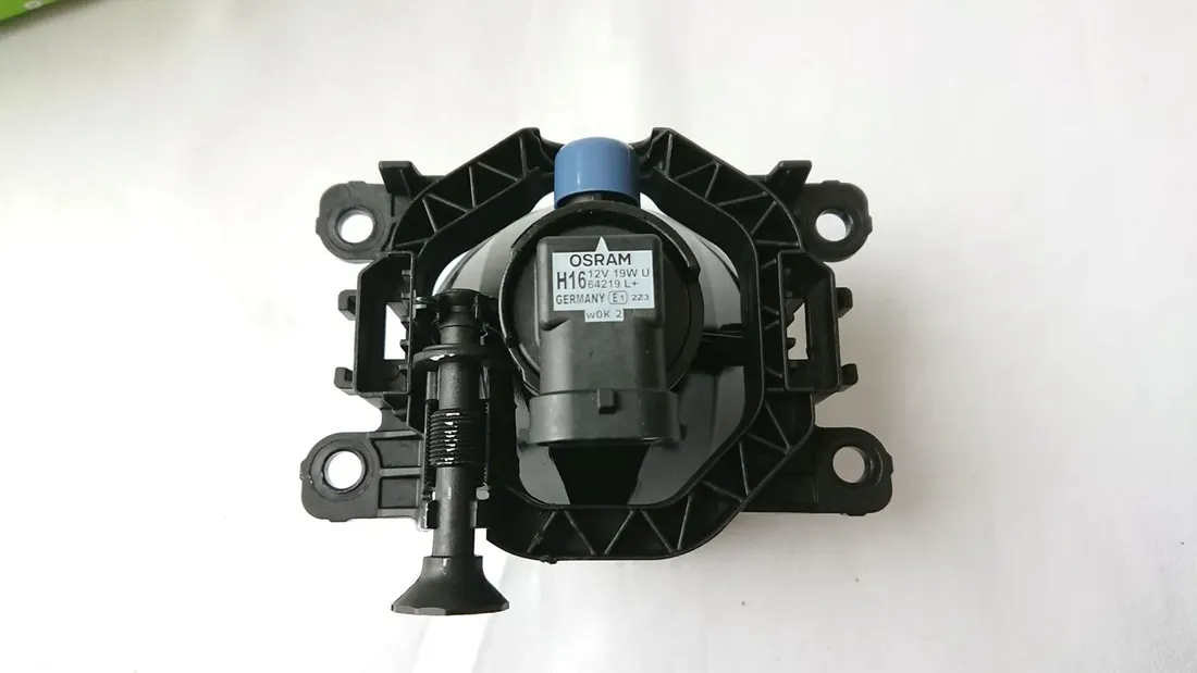 nowy-halogen-valeo-044847-dacia-duster-logan