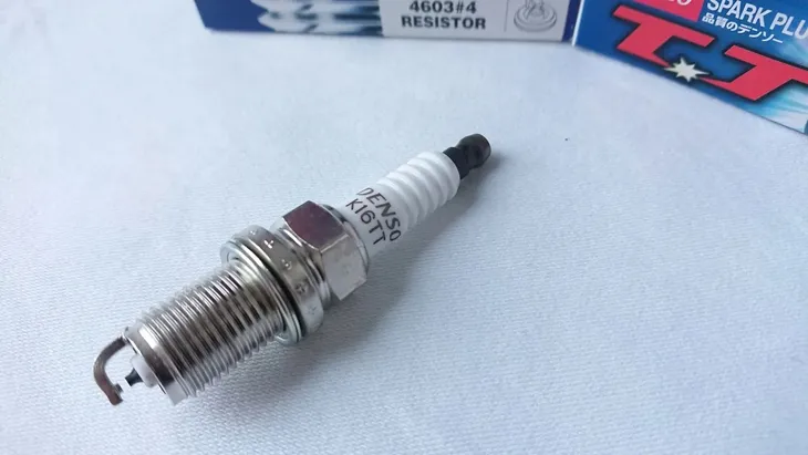 swieca-zaplonowa-denso-k16tt-producent-czesci-denso