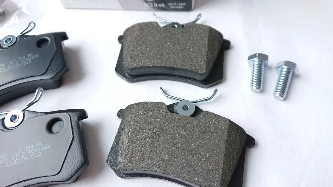 klocki-hamulcowe-tyl-audi-a6-c5-a8-d2-tt