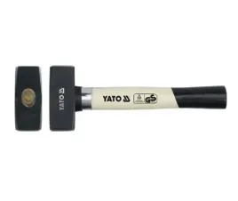 mlotek-kamieniarski-1500g-drew-trzonek