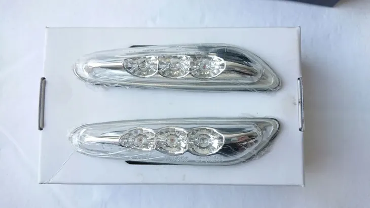 migacz-boczny-w-blotnik-led-kpl-bmw-3-e46-e90-producent-czesci-junyan