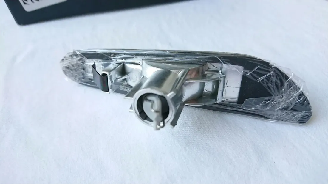 migacz-boczny-w-blotnik-led-kpl-bmw-3-e46-e90