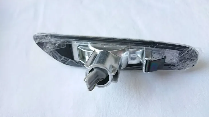 migacz-boczny-w-blotnik-led-kpl-bmw-3-e46-e90-numery-katalogowe-zamiennikow-204019ae