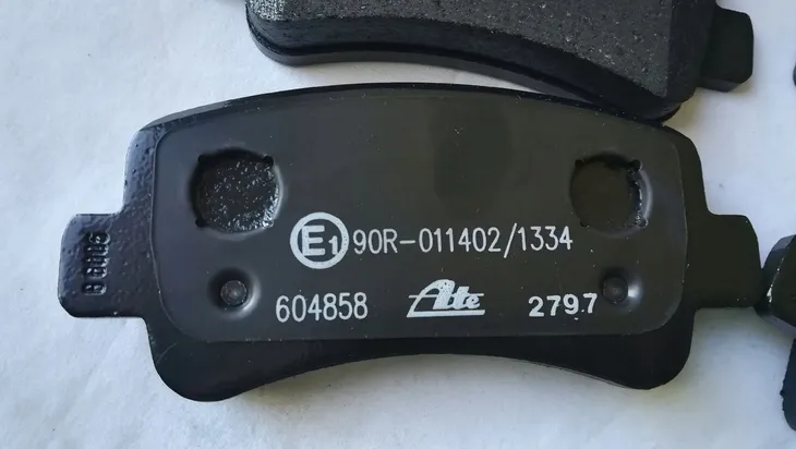 klocki-hamulcowe-tyl-renault-master-iii-2-3dci-10-producent-czesci-ate