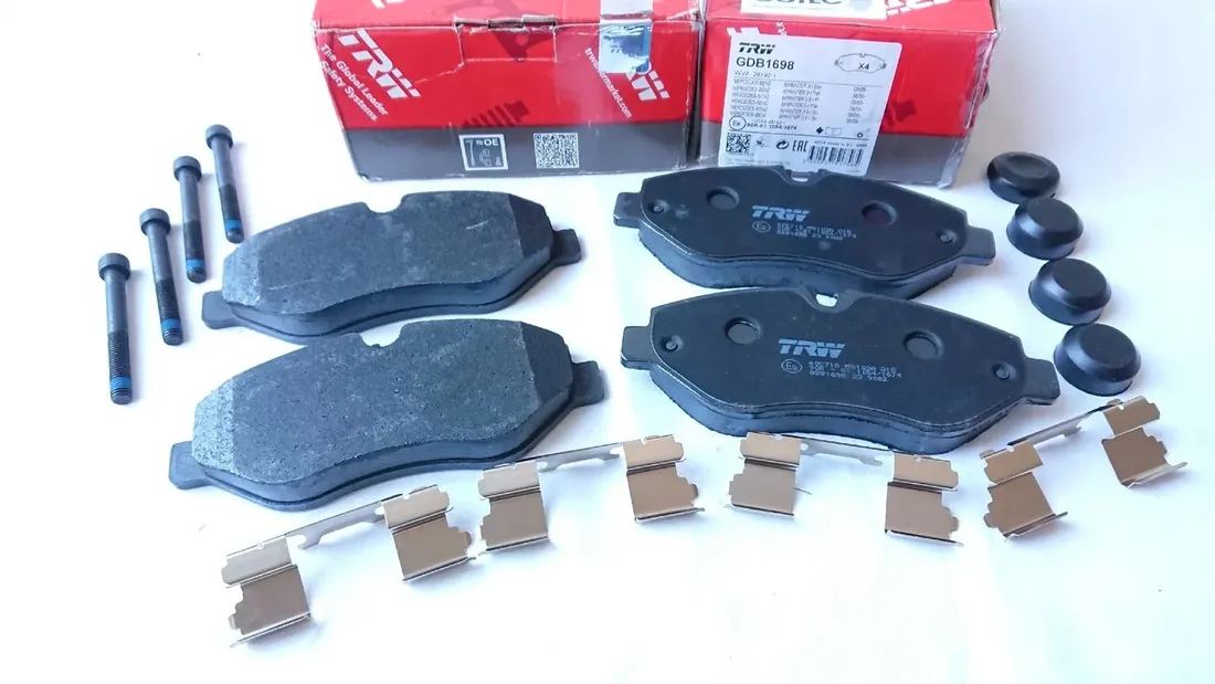 klocki-hamulcowe-przod-mercedes-sprinter-vito-06-