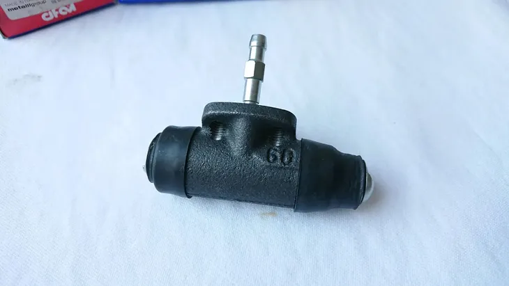 cylinderek-hamulcowy-audi-100-1-6-producent-czesci-cifam