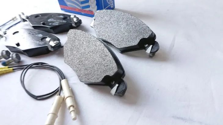 tarcze-klocki-przod-ate-citroen-c5-i-ii-2001-strona-zabudowy-przod