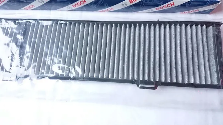 filtr-kabinowy-bmw-e81-e82-e87-e88-e90-e92-e93-x1-producent-czesci-bosch