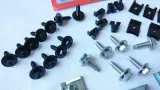 zestaw-spinek-oslony-silnika-bmw-1-e81-e82-e87-e88-producent-czesci-polcar