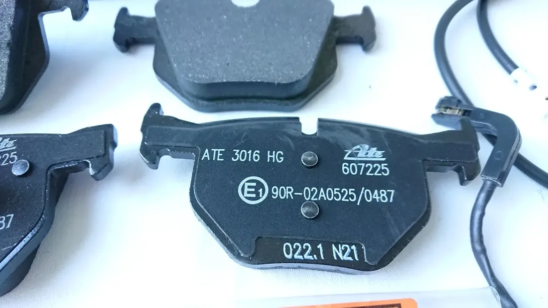 klocki-hamulcowe-czujnik-tyl-ate-bmw-3-e92