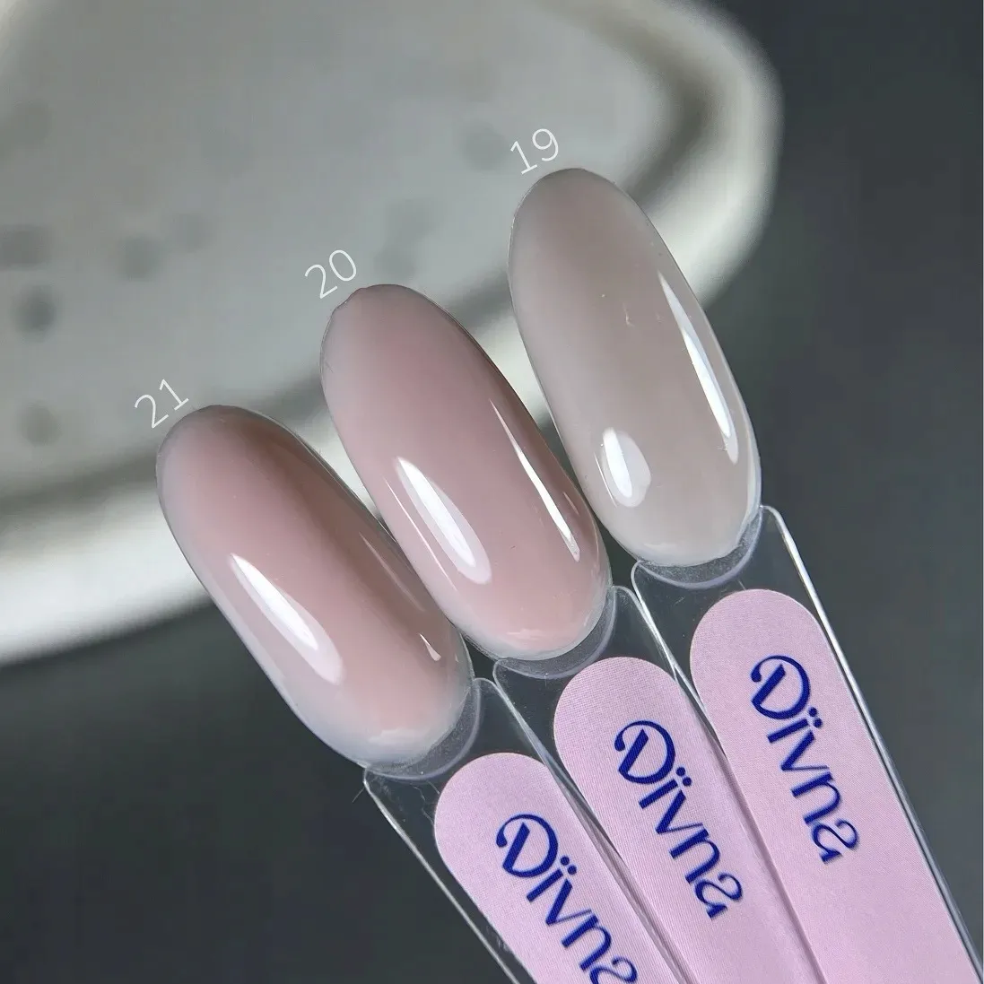 divna-skilful-base-baza-21-13-ml-stan-nowy