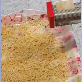 maszynka-reczna-do-makaronu-i-ciasta-krajarka-krajalnica-produkt-polski