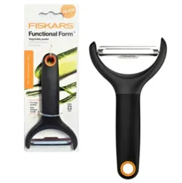 wytrzymala-obieraczka-skrobaczka-do-warzyw-owocow-fiskars