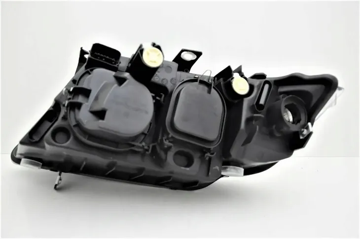 bmw-3-e90-e91-04-08-reflektor-prawy-nowy-typ-valeo-strona-zabudowy-prawa