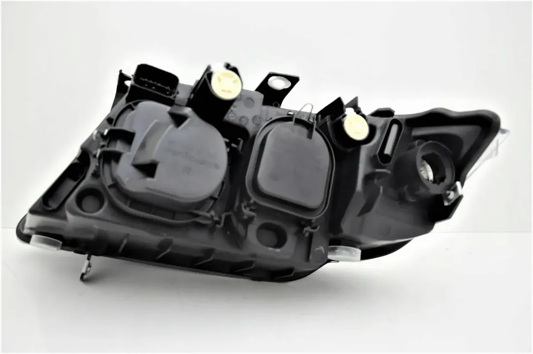 bmw-3-e90-e91-04-08-reflektor-prawy-nowy-typ-valeo-stan-nowy