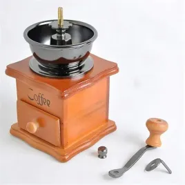 mlynek-do-mielenia-kawy-pieprzu-drewniany-reczny