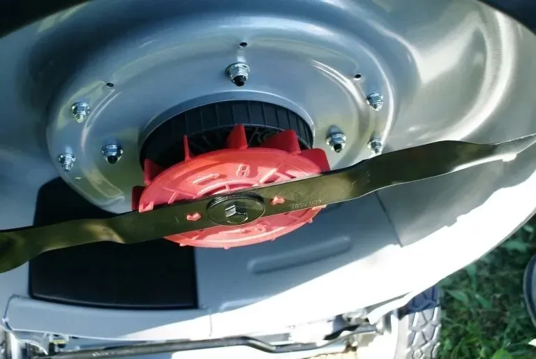 kosiarka-akumulatorowa-cramer-82v-46cm-funkcja-boost-stan-nowy