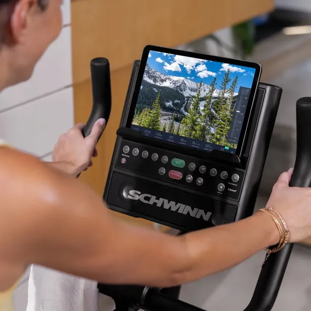 rower-treningowy-programowany-schwinn-590u-domowy-typ-pionowy