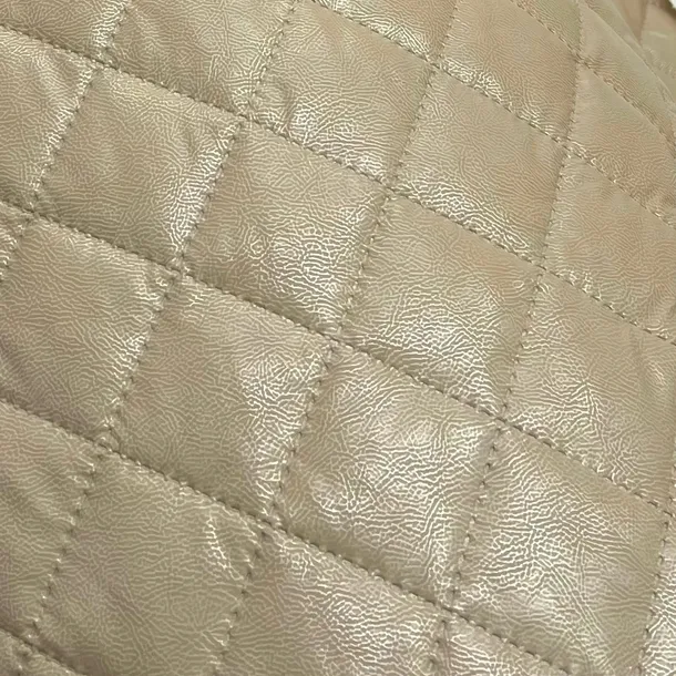 Beżowa ULTRA pikowana romby 5x5 Tkanina odzieżowa Wodoodporna Materiał TOP