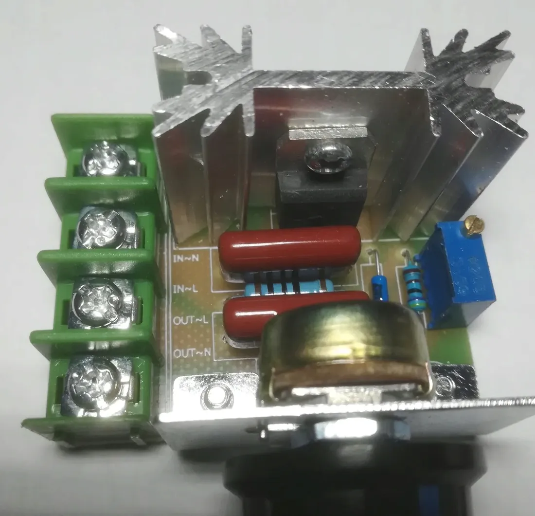 regulator-obrotow-wentylatora-2000w-230v