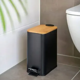 lazienkowy-kosz-na-smieci-5l-prostokatny-czarny-bambus-z-pedalem-metalowy