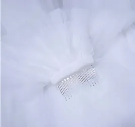 welon-slubny-na-wieczor-panienski-panna-mloda-bride-dlugi-tiul-spinki