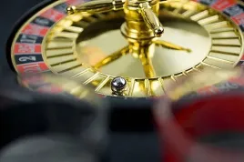 imprezowa-ruletka-alkoholowa-gra-16-kieliszkow