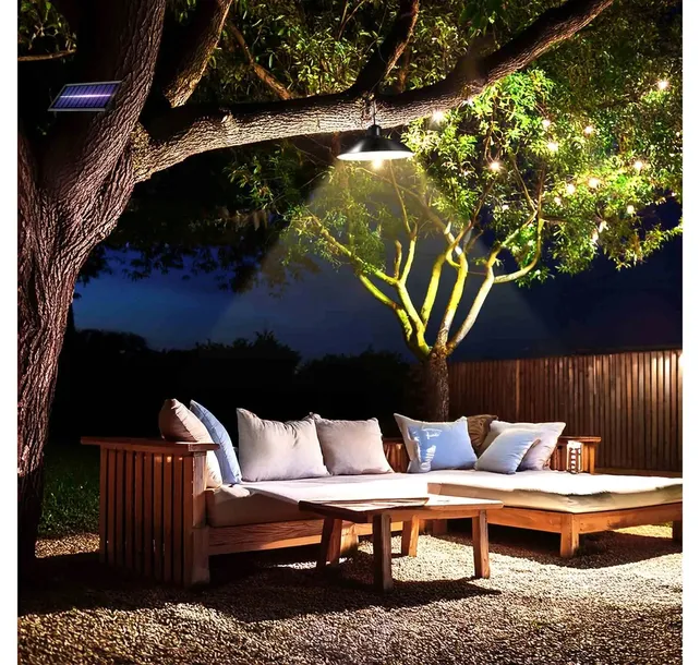 zewnetrzna-lampa-solarna-ogrodowa-led-wiszaca-z-czujnikiem-zmierzchu-i-pilotem-kolor-czarny